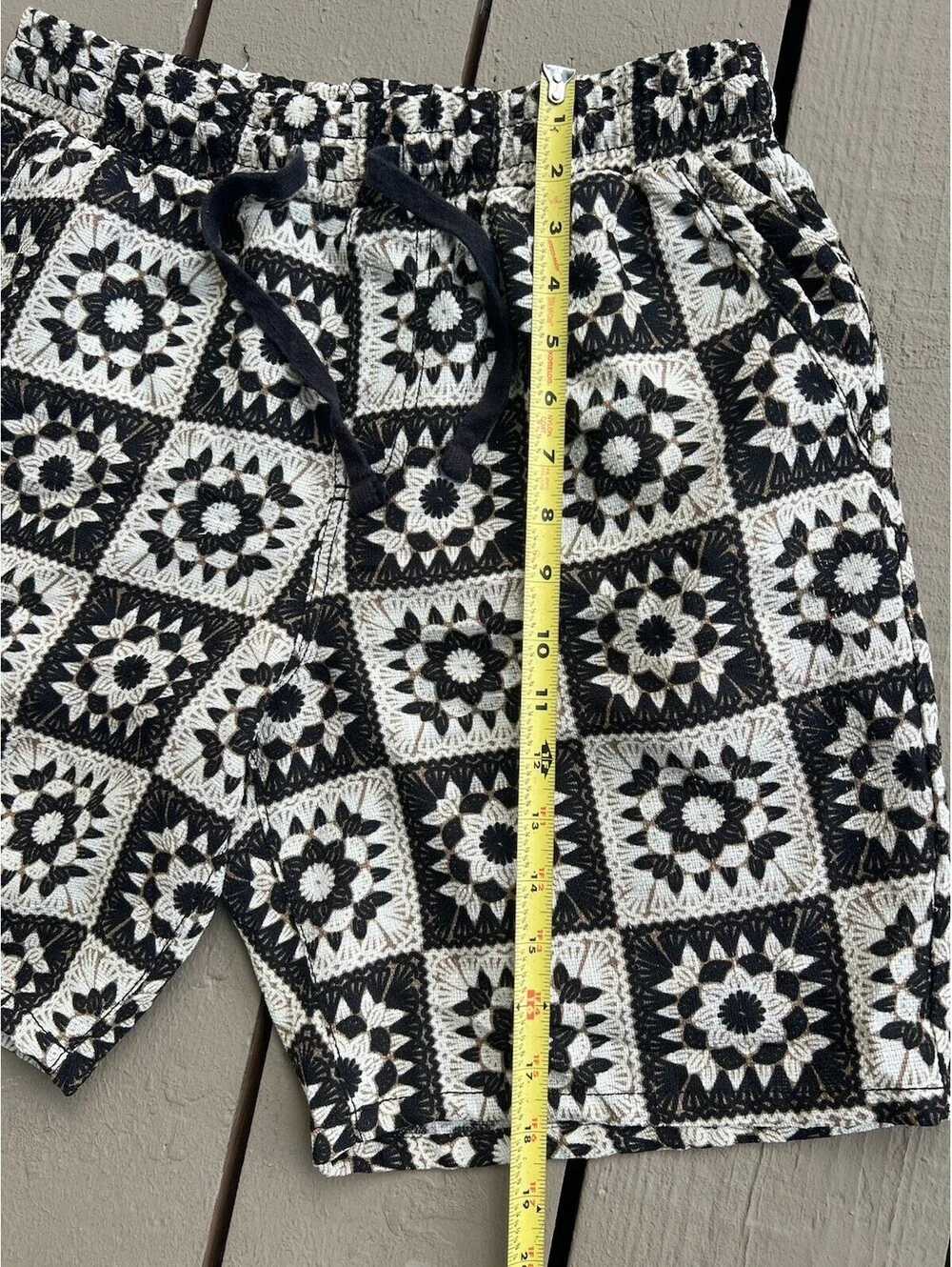 Malibu by Drill Clothing Co. Men’s Shorts Crochet Granny Square Print S/M